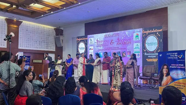 Saukhyam receiving the Sheroes Recognition 2024 award